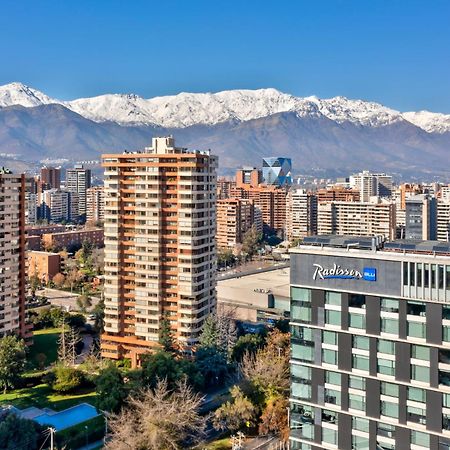 Radisson Blu Plaza El Bosque Santiago Hotel Exterior photo
