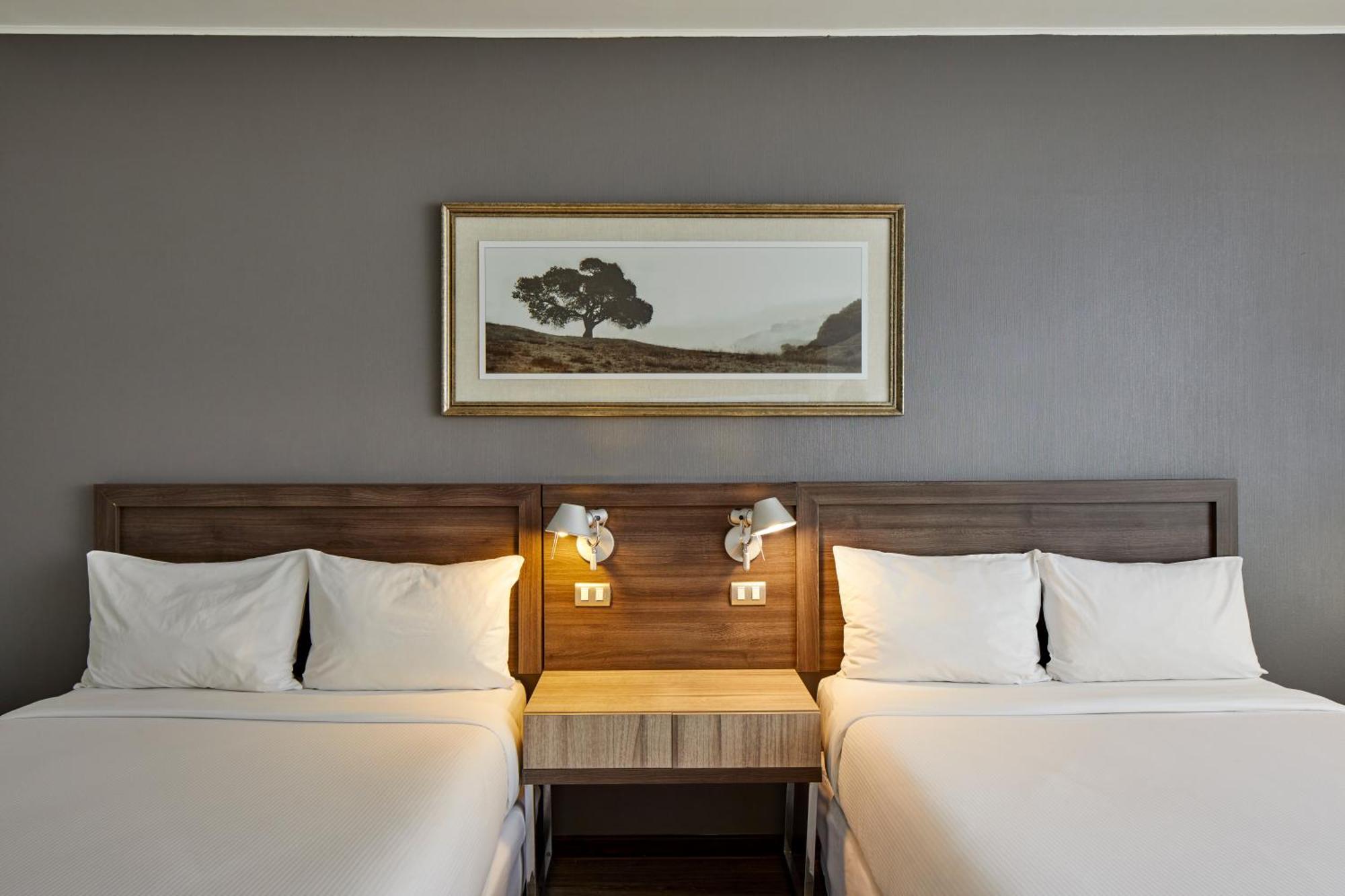 Radisson Blu Plaza El Bosque Santiago Hotel Exterior photo