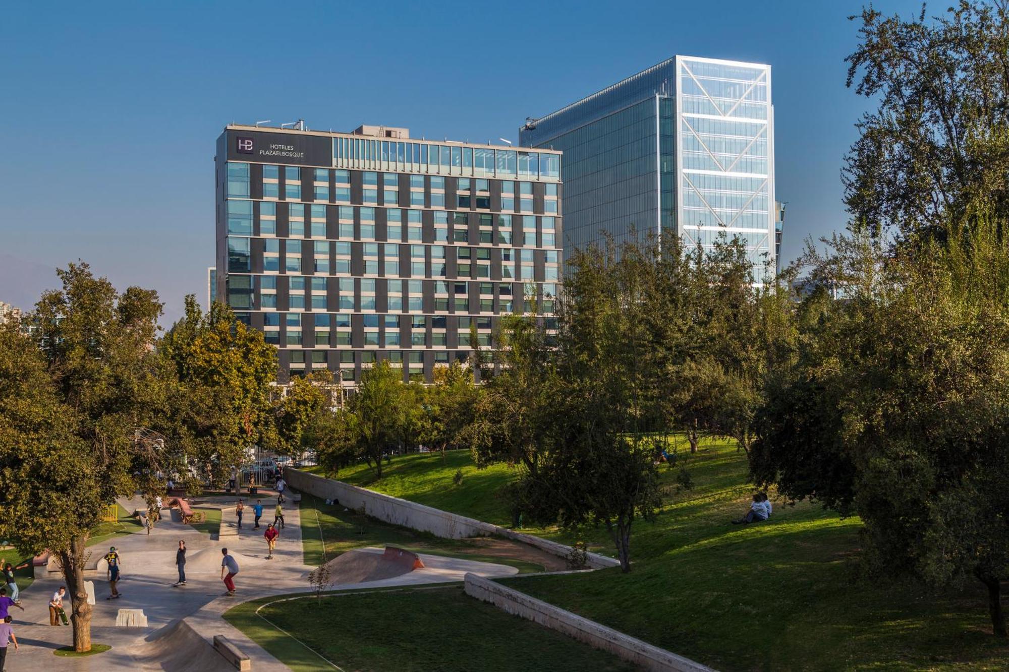Radisson Blu Plaza El Bosque Santiago Hotel Exterior photo