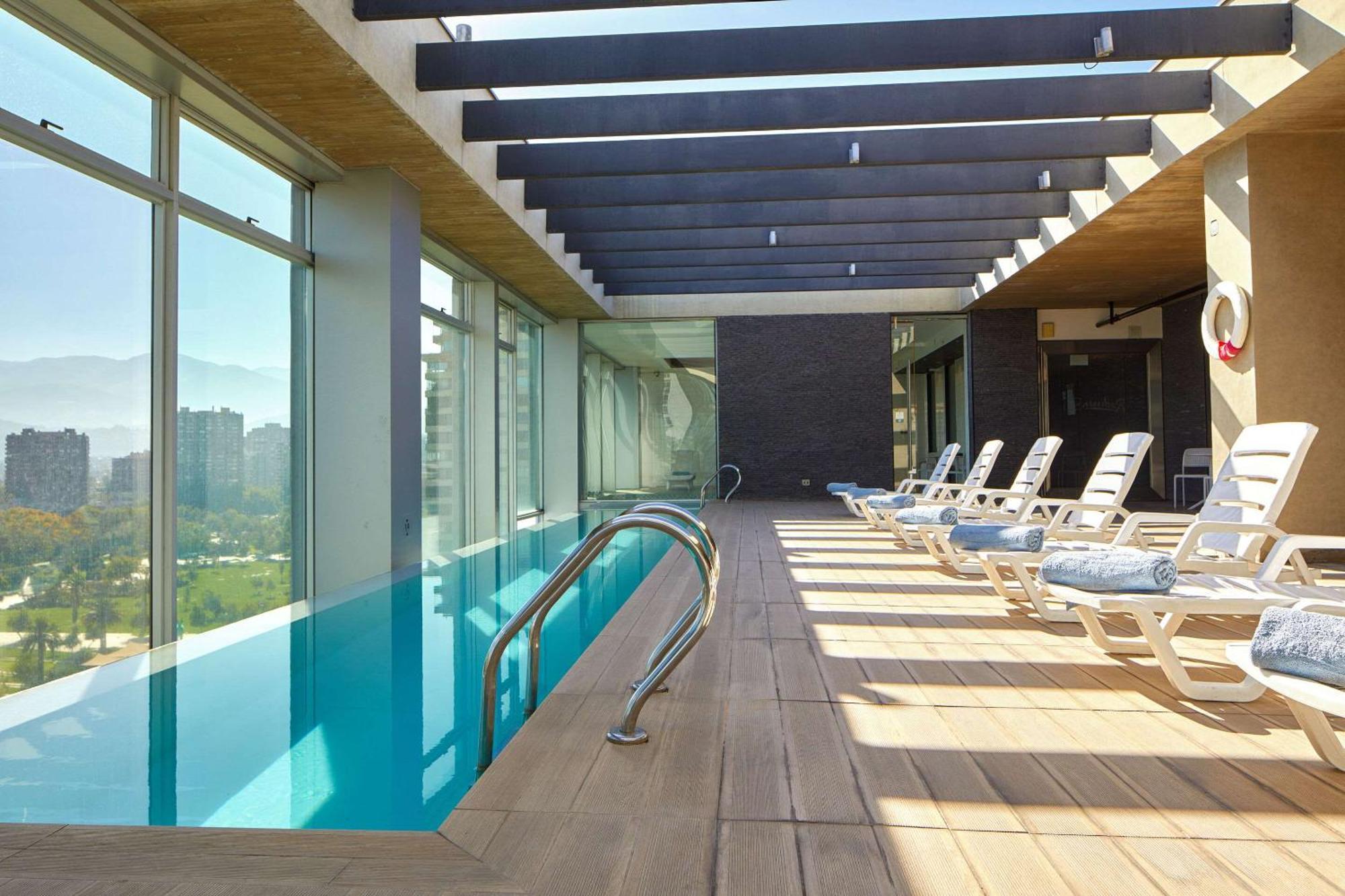 Radisson Blu Plaza El Bosque Santiago Hotel Exterior photo