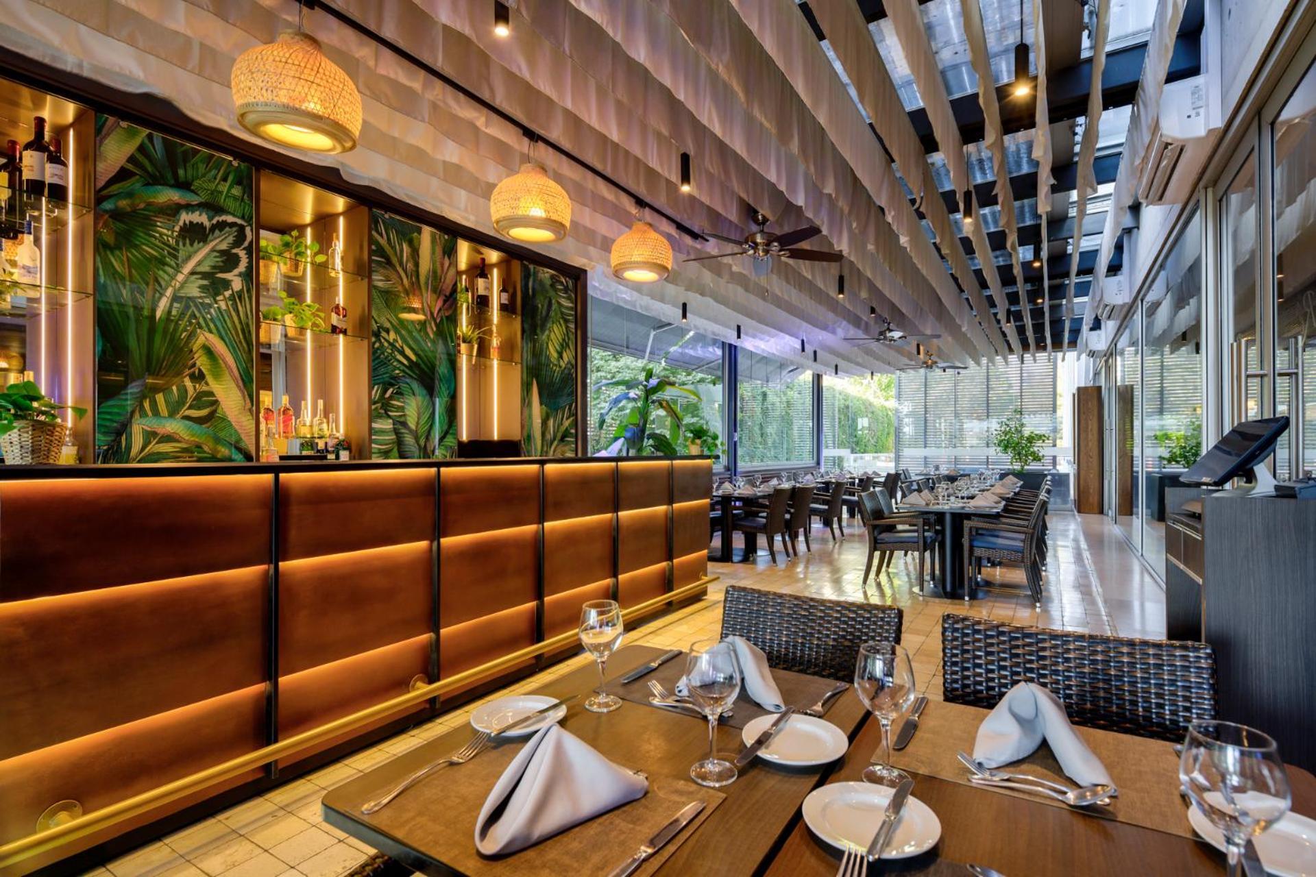 Radisson Blu Plaza El Bosque Santiago Hotel Exterior photo