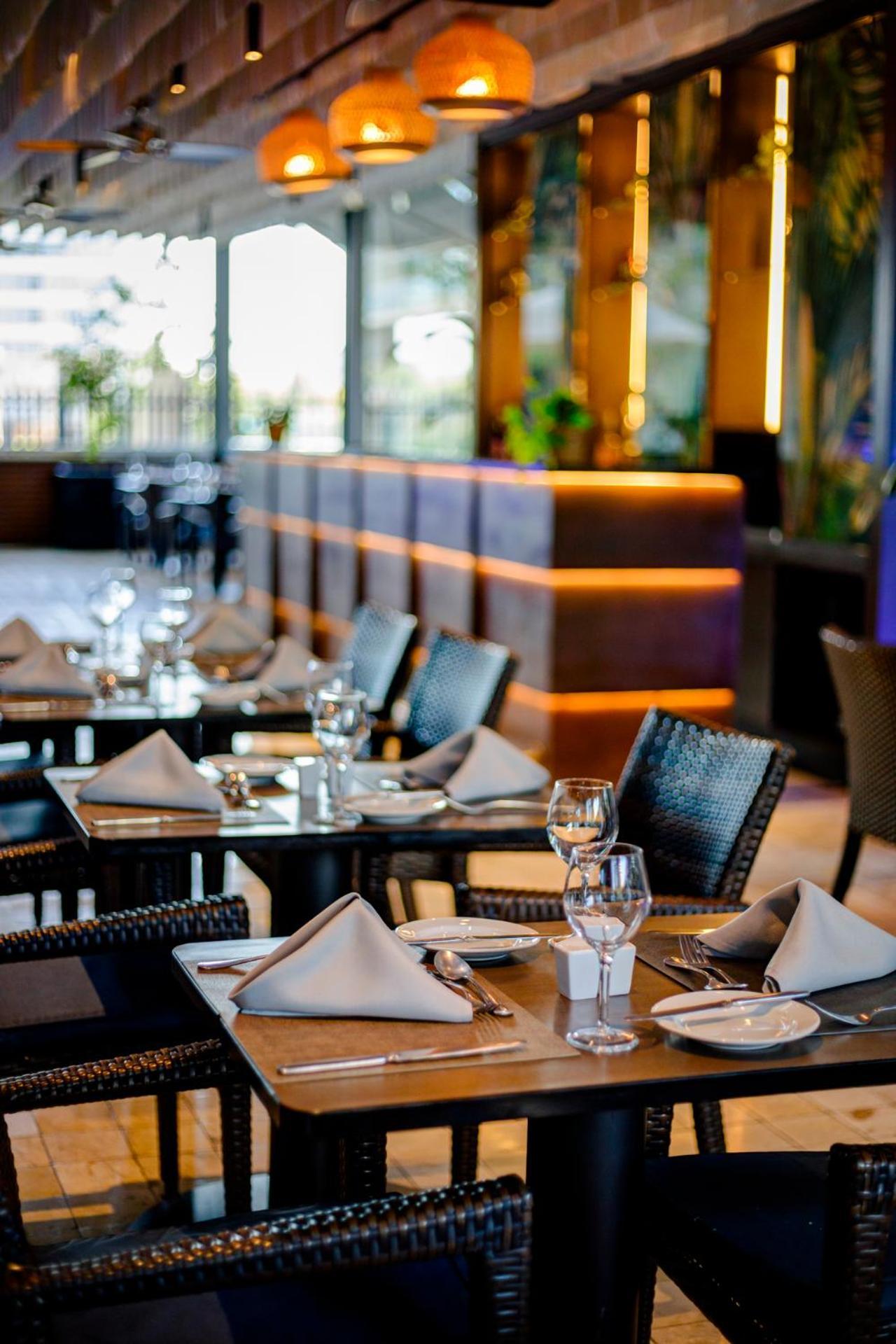Radisson Blu Plaza El Bosque Santiago Hotel Exterior photo